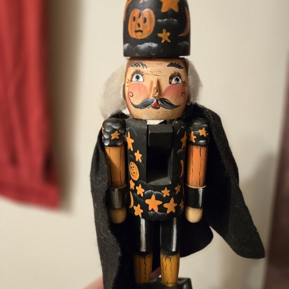 Rare vintage nutcracker hallowen very hard to find hand paint face - Picture 2 of 8